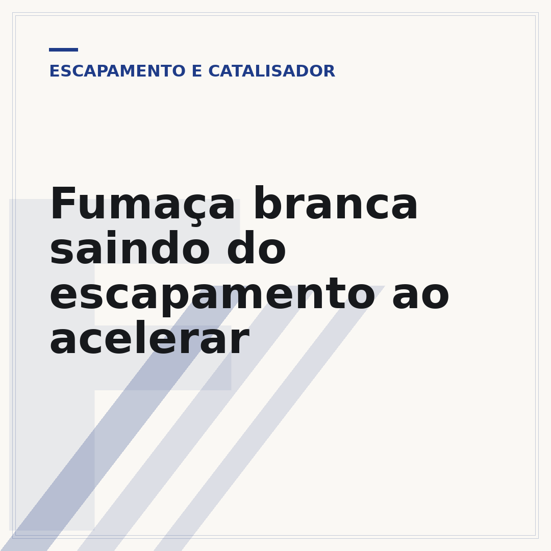 Fumaça branca saindo do escapamento ao acelerar